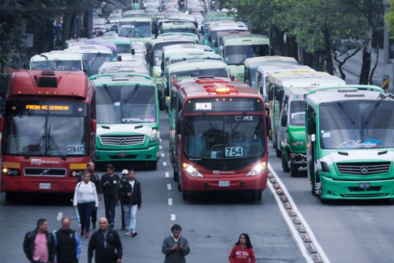 Transportistas de CDMX alistan megamarcha mañana