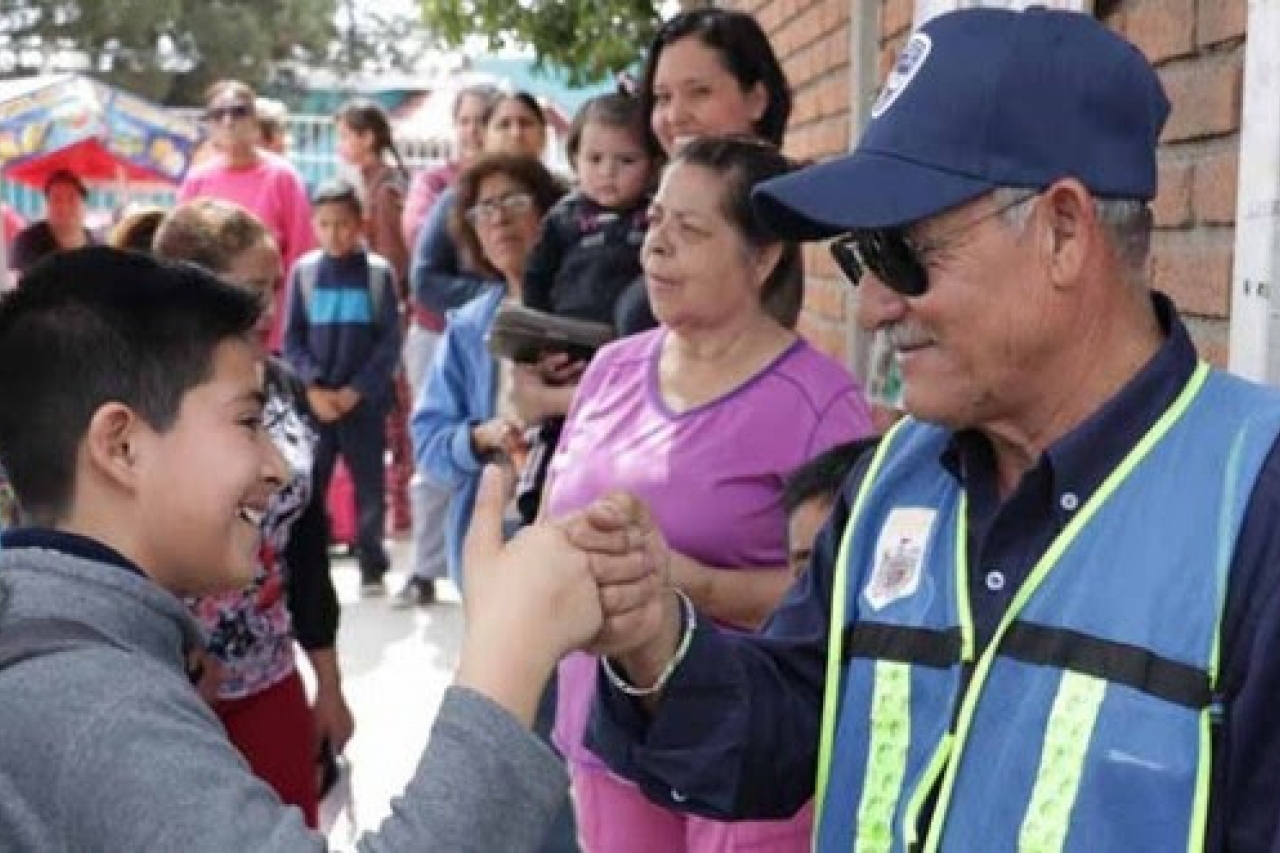 Paga Municipio sueldo a ‘abuelos policías’ pese a cierre de escuelas