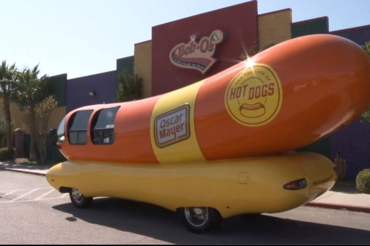 Video: Llega el famoso 'auto dogo' a El Paso