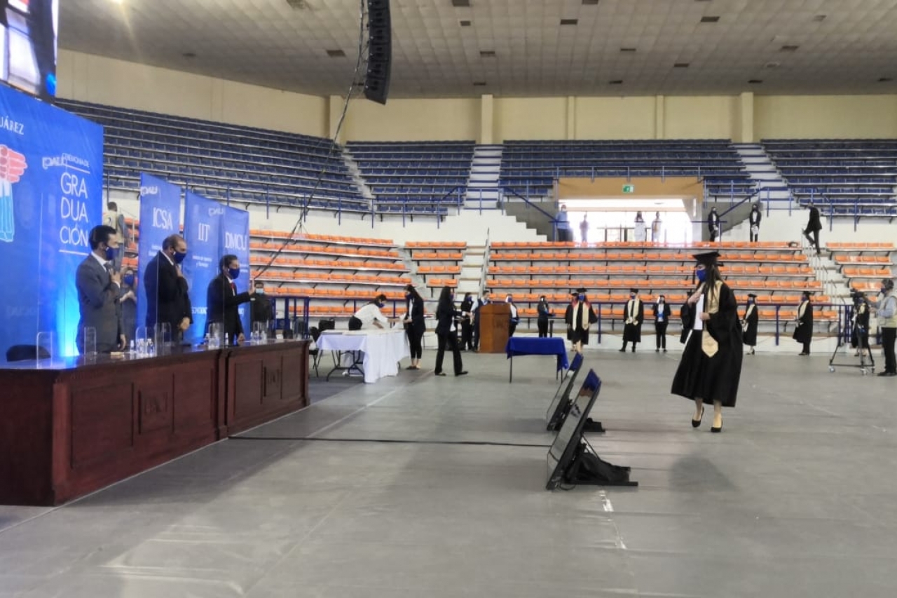 Celebra UACJ primera graduación en tiempos del Covid