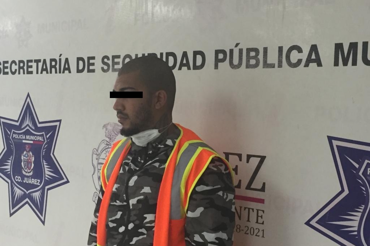 Cae cubano con tres envoltorios de cocaína