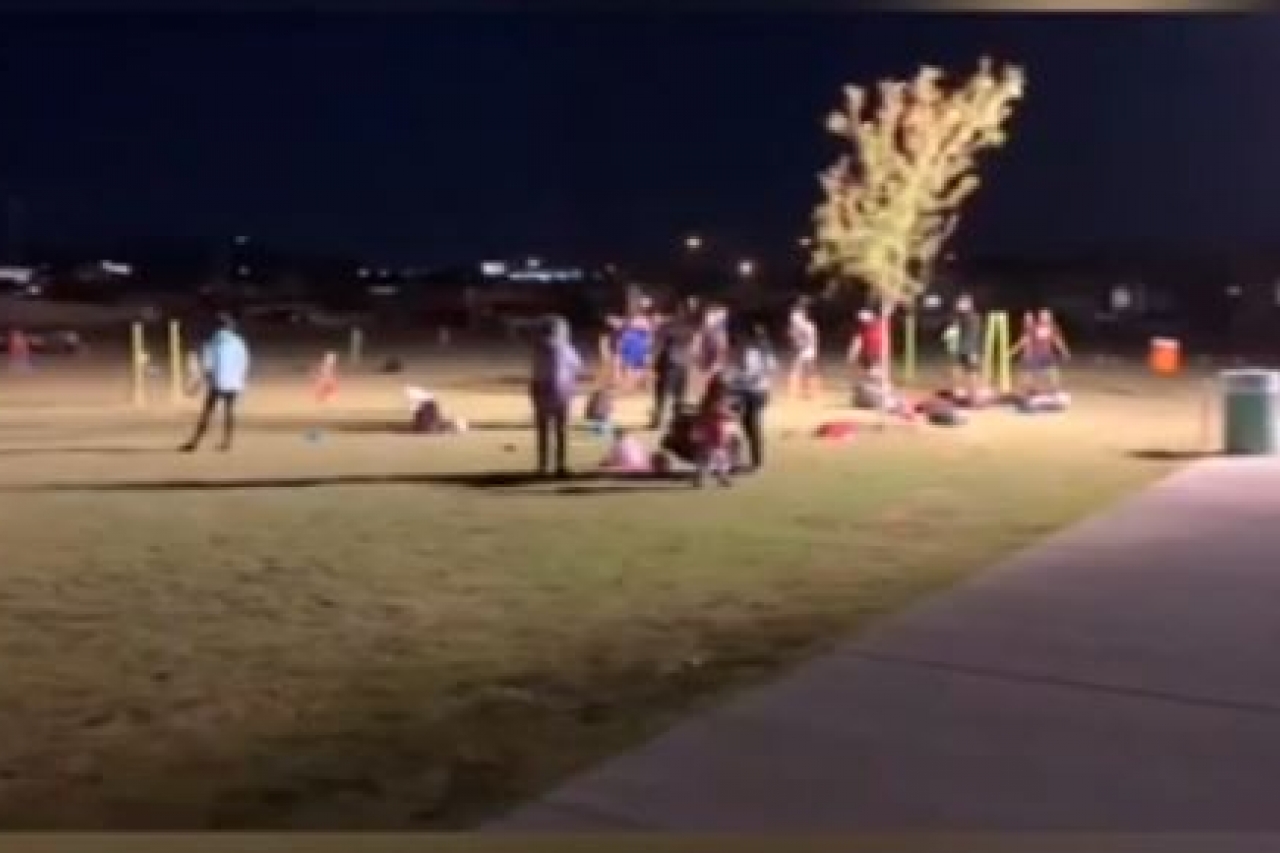 Lucen llenos de gente parques de El Paso pese a pandemia