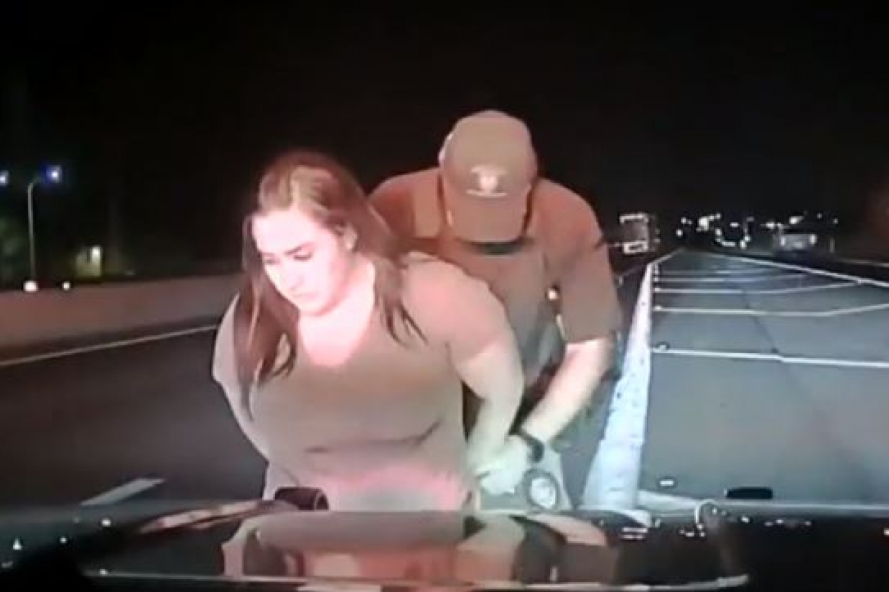 Ventilan video de mujer policía que conducía ebria en Las Cruces