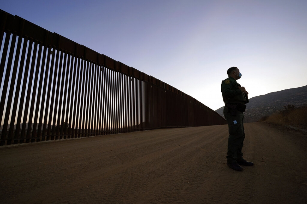 Trump ordenó comprar 21 kilómetros de tierra privada para muro fronterizo