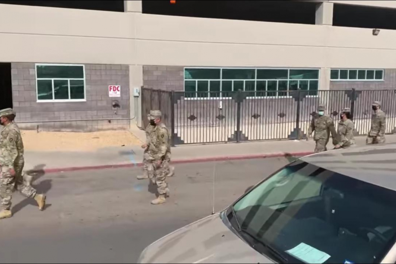 Llega la Guardia Nacional para auxiliar en el traslado de cuerpos en El Paso