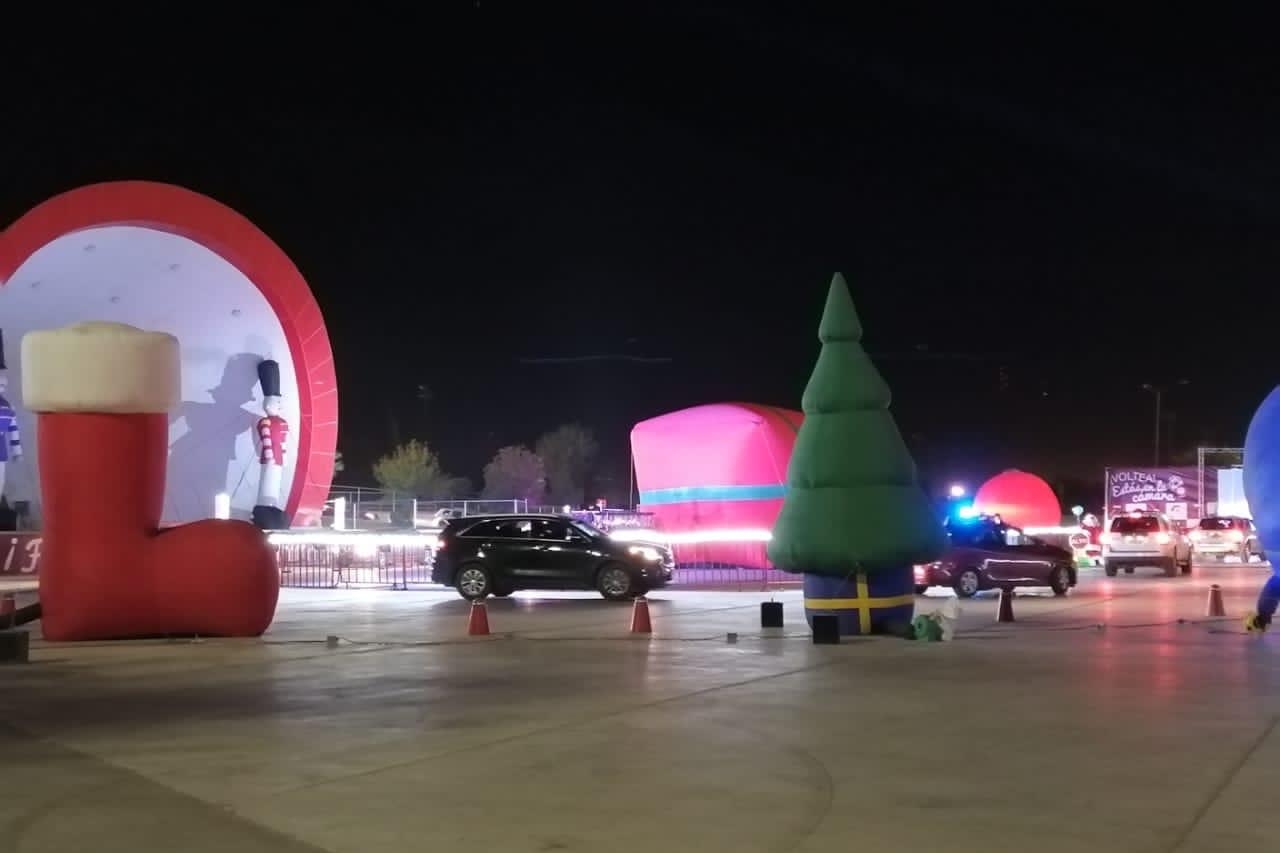 Visitan juarenses el Paseo Navideño en Plaza de la Mexicanidad