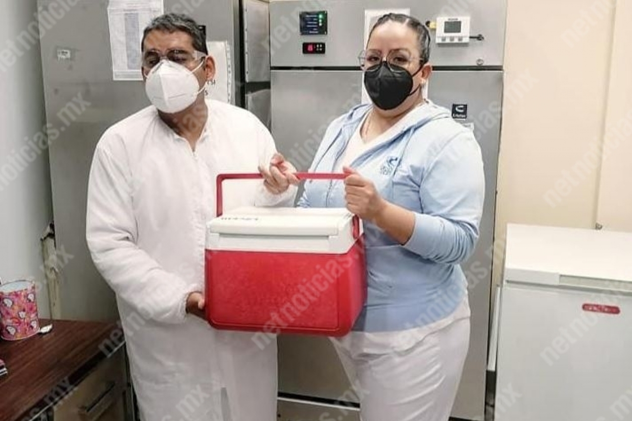 Recibe personal del Issste en Juárez vacuna Covid
