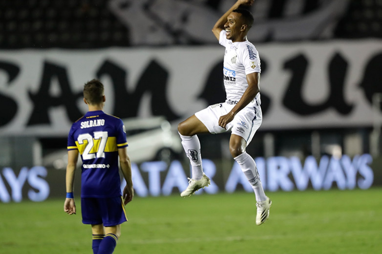 Santos apalea a Boca; final de la Libertadores es brasileña