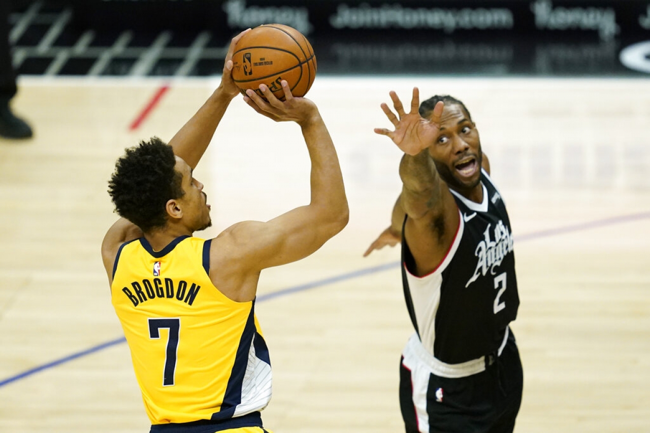 Clippers derrotan a Pacers