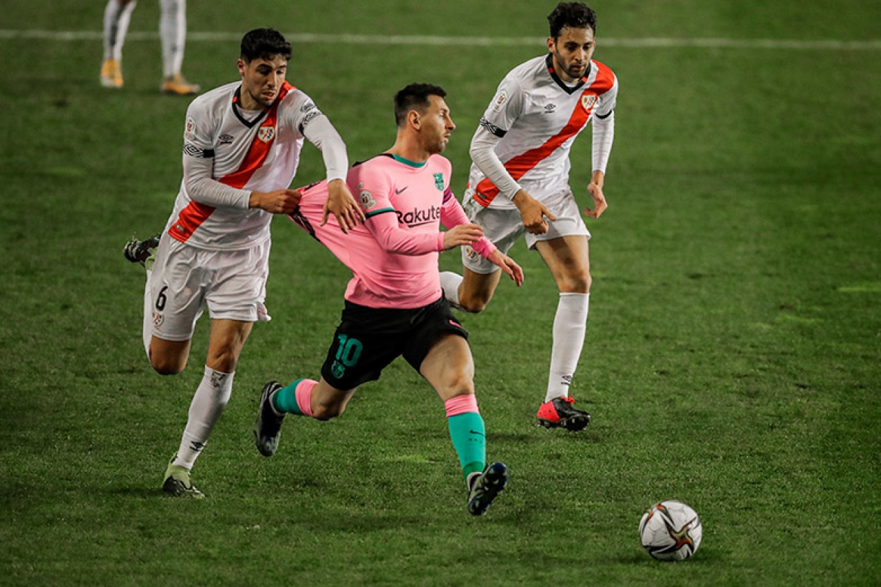 Messi regresa y anota en el triunfo ante el Rayo Vallecano