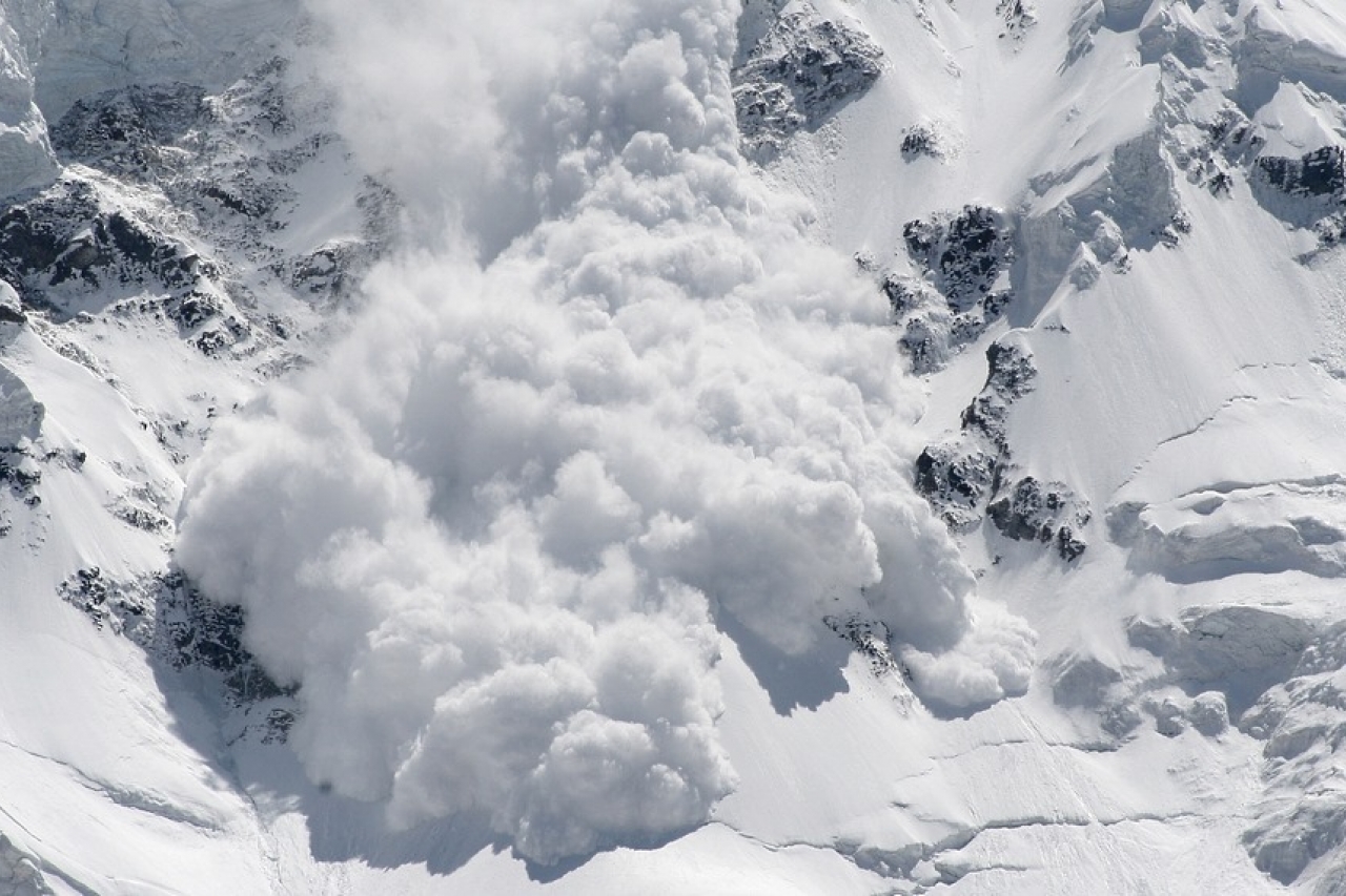 Muere esquiador de travesía tras avalancha en Idaho