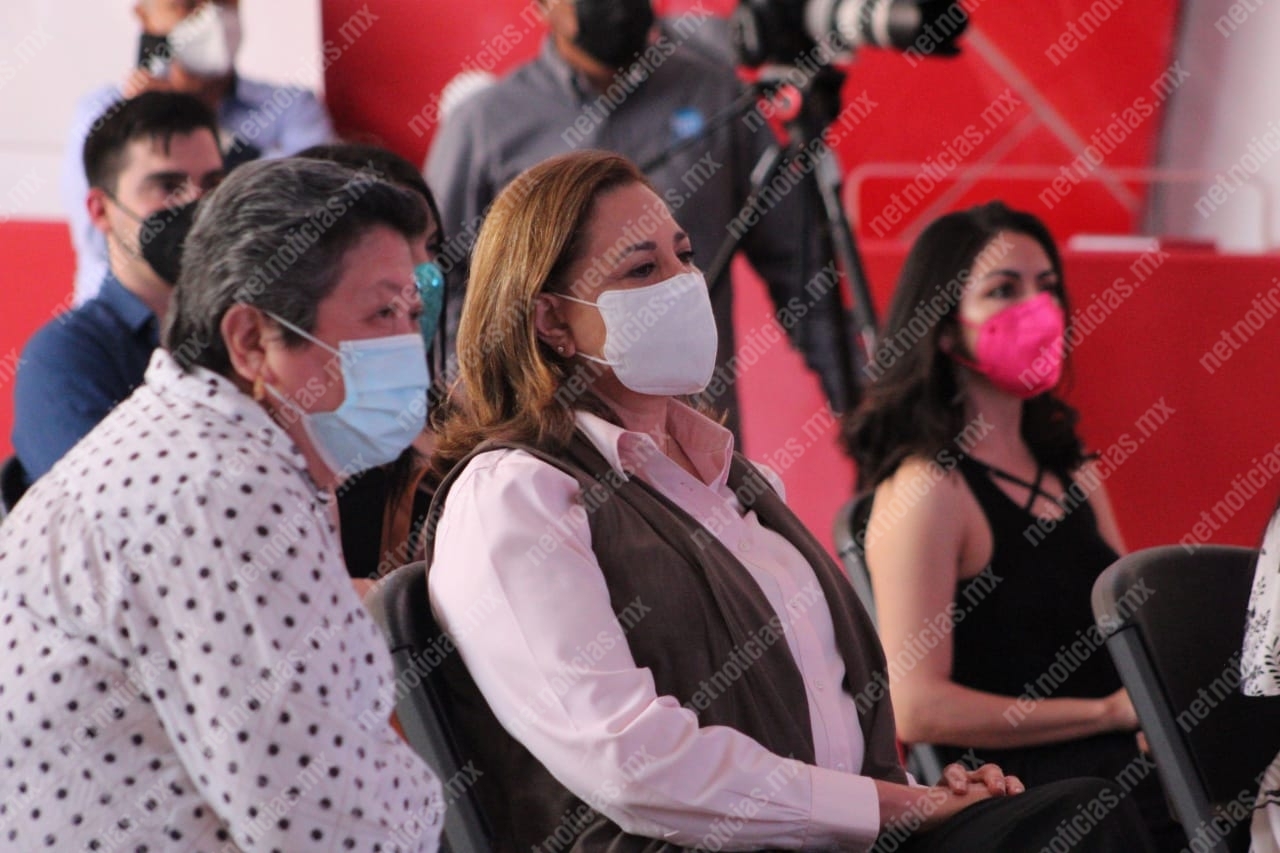 Se reúne Graciela Ortiz con médicos y enfermeros en Juárez