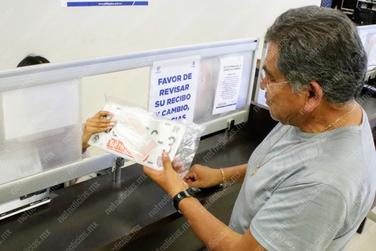 Estos son los requisitos para tramitar placas por primera vez