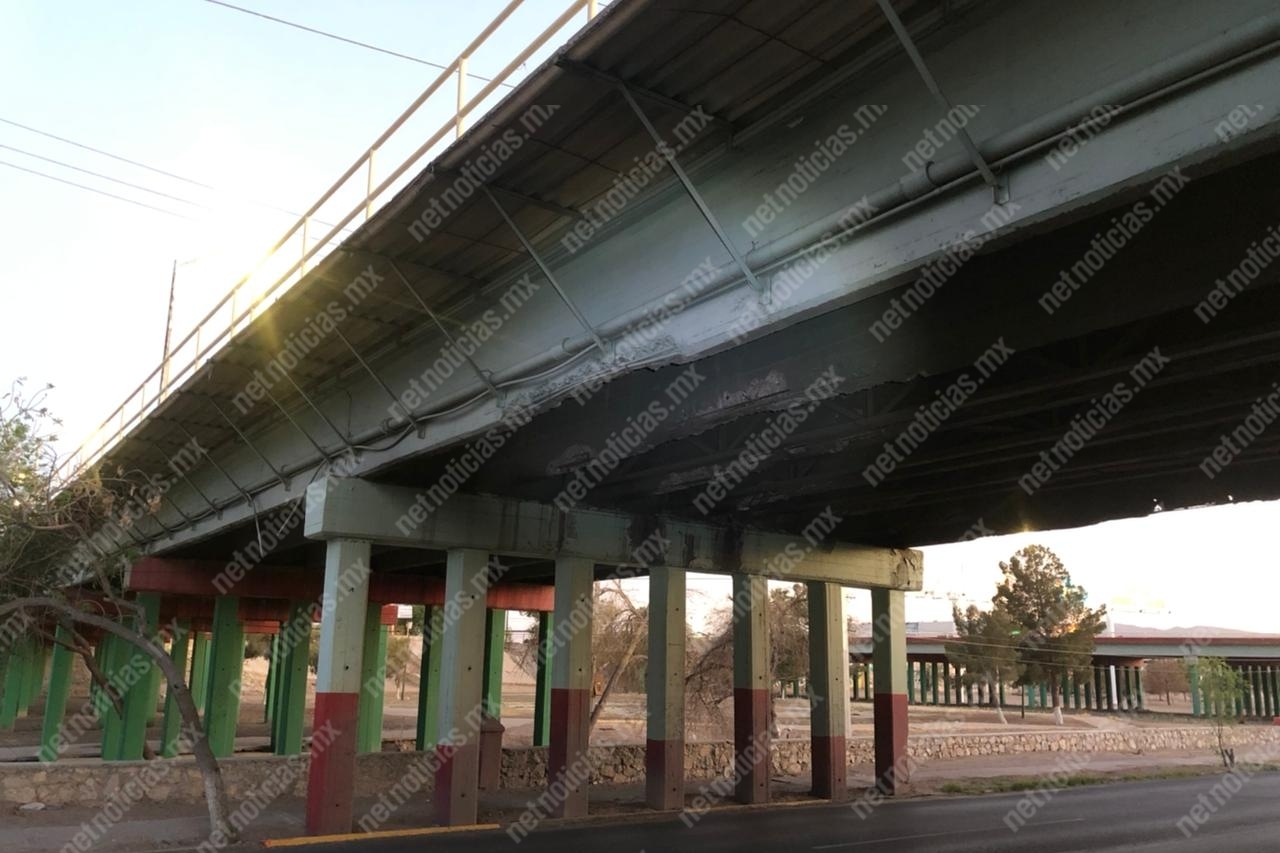 Puentes en Juárez con grietas y daños