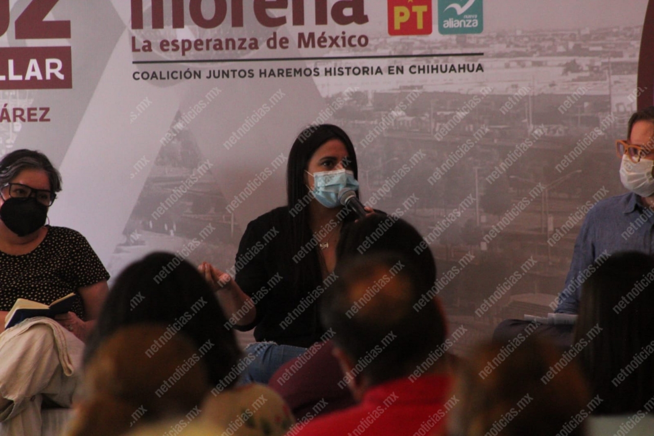 Participa Pérez Cuéllar en foro Mujeres al Centro de la Política