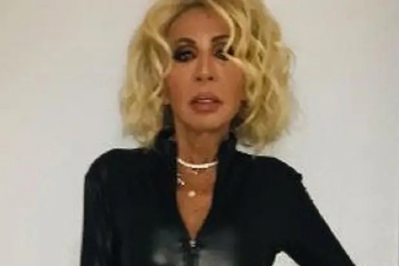 ¿sexy Gatúbela Laura Bozzo Baila En Traje De Látex