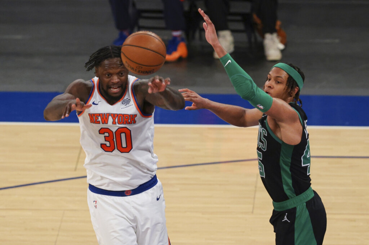 Knicks derrotan a Celtics, aseguran cuarto puesto en el Este