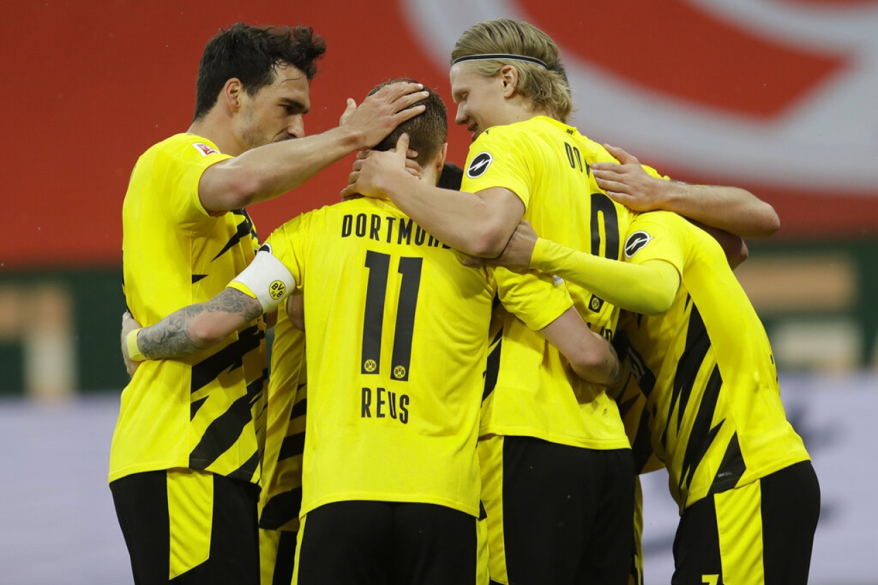 Dortmund a la Champions tras vencer 3-1 a Mainz