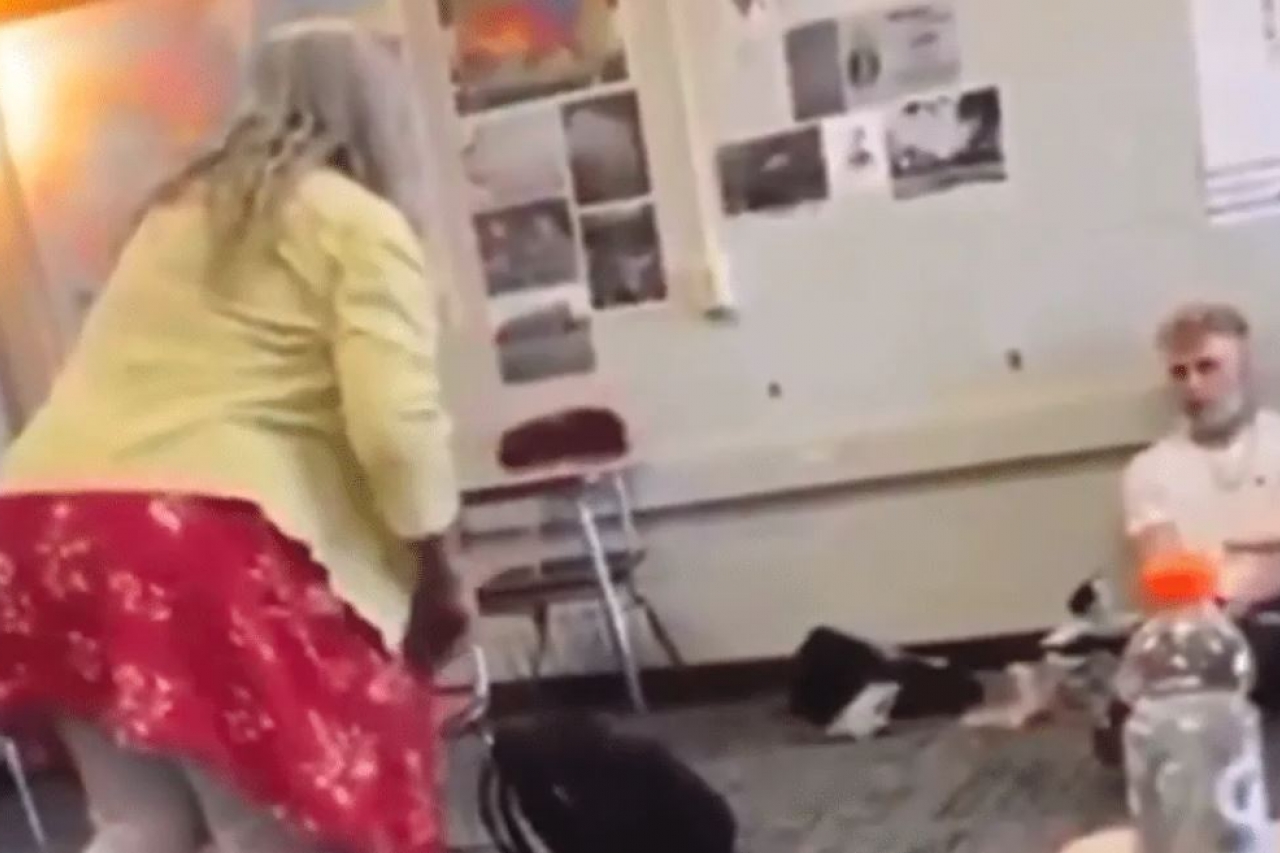 Video: Maestra insulta a alumno por no usar cubrebocas