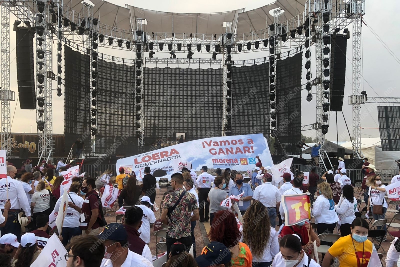 Cierra Loera campaña en Juárez con concierto de El Recodo