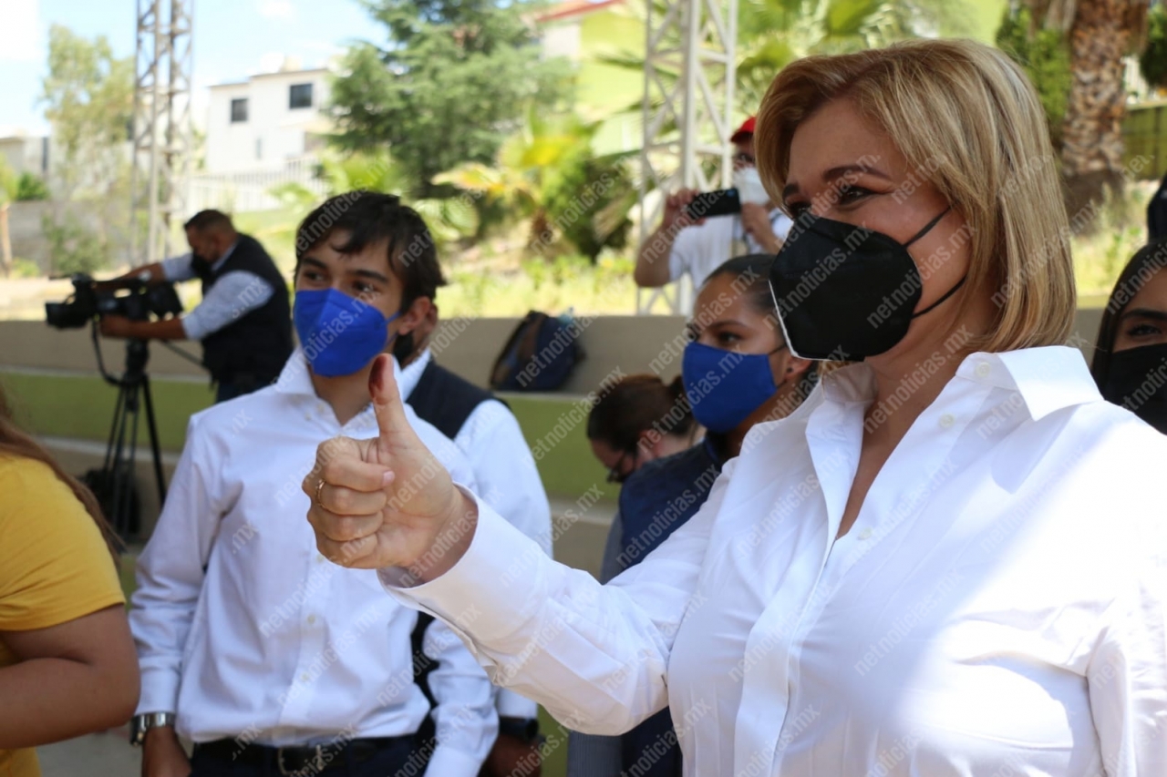Maru Campos emite su voto