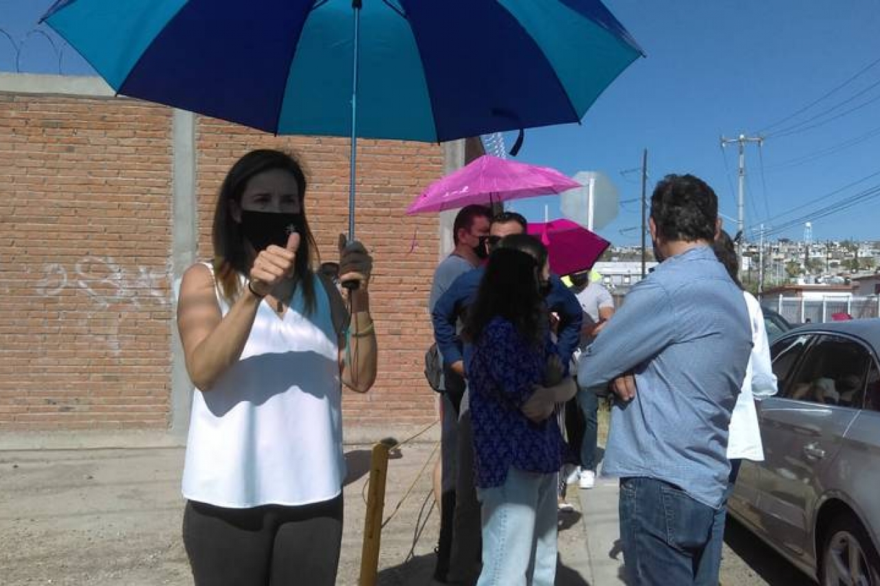 Alcaldesa de Chihuahua acude a votar