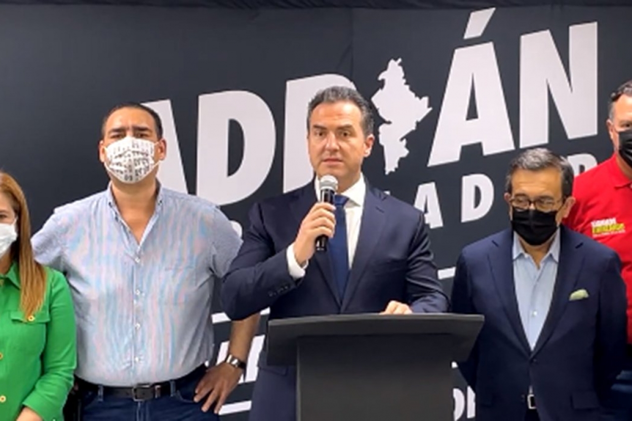 Adrián de la Garza reconoce derrota en NL