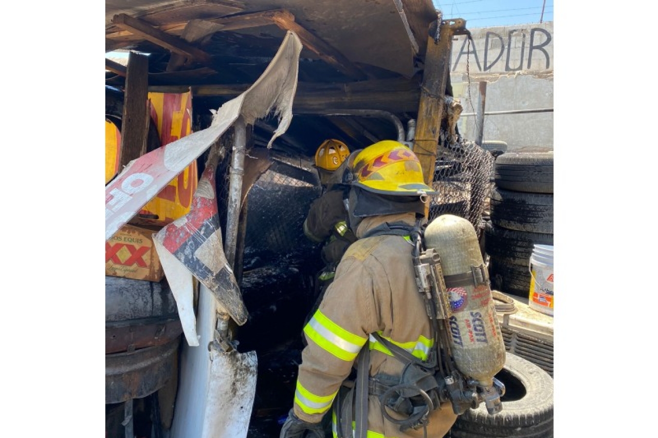 Se incendia desponchadora en la colonia Anáhuac