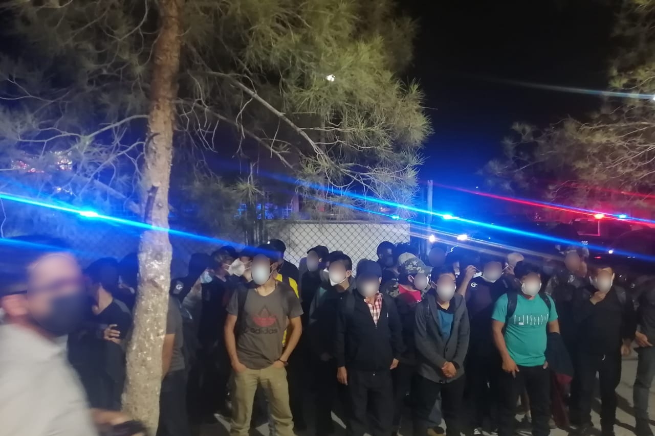 Migrantes rescatados en Salvárcar tenían hasta 2 meses encerrados