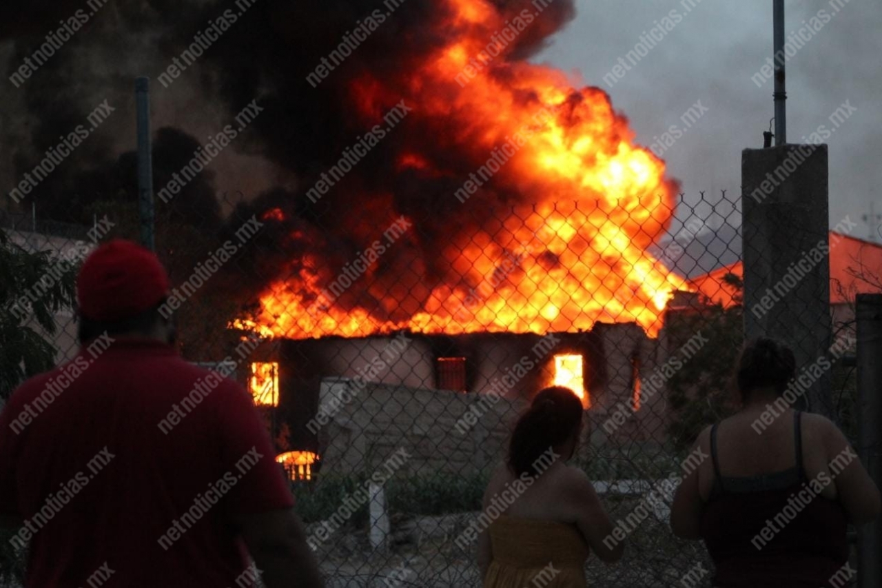 Se incendian tres viviendas y un salón en Zona Centro