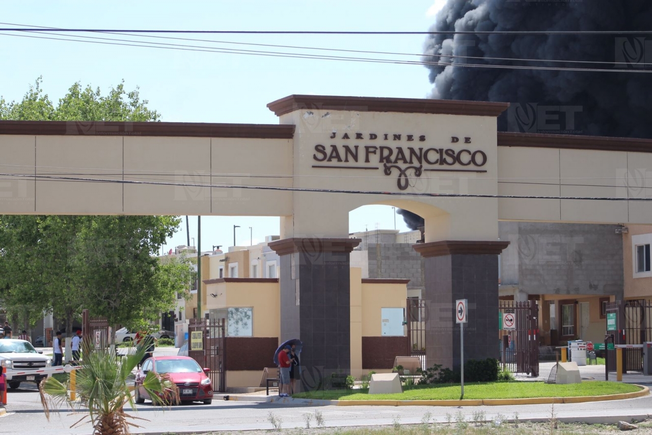 Evacúan a familias de Jardines de San Francisco