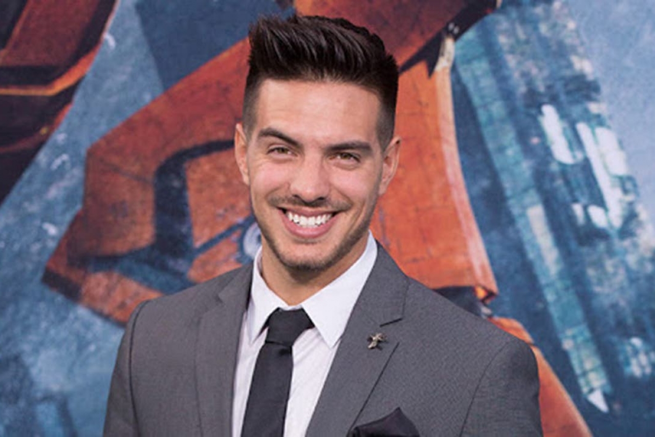 Vadhir Derbez presencia accidente en Los Ángeles y se vuelve 'reportero'