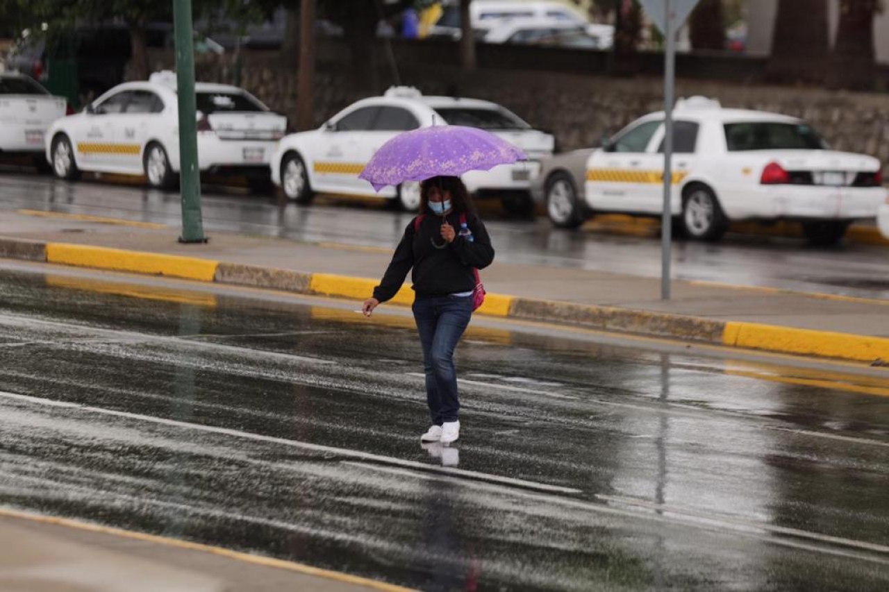 Continúa alerta por lluvias en Juárez