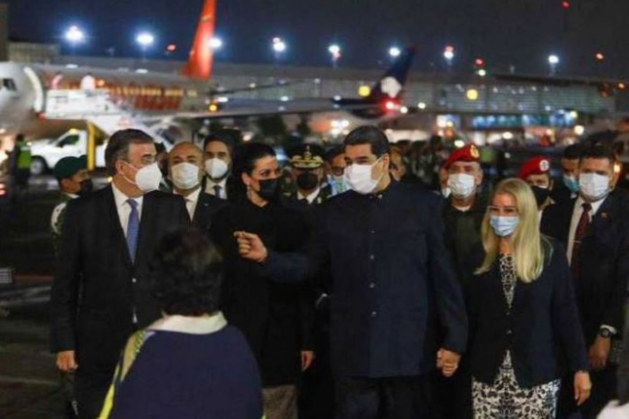 Nicolás Maduro llega a México para participar en cumbre Celac