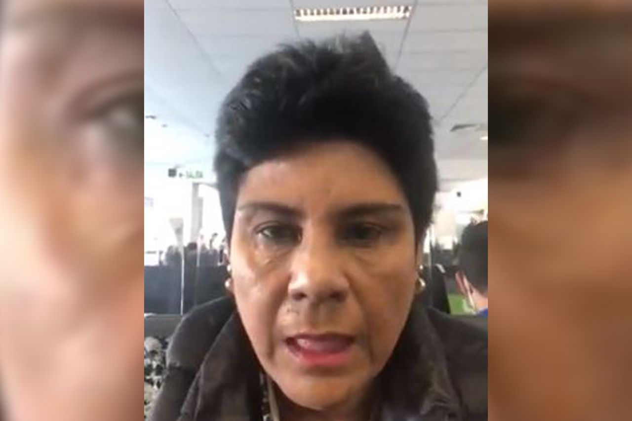 Congresista peruana se disculpa por aparecer bañándose durante sesión