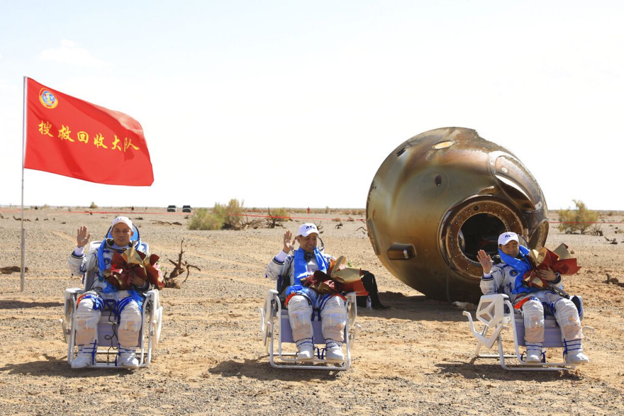 Video: Astronautas chinos vuelven a Tierra tras misión de 90 días