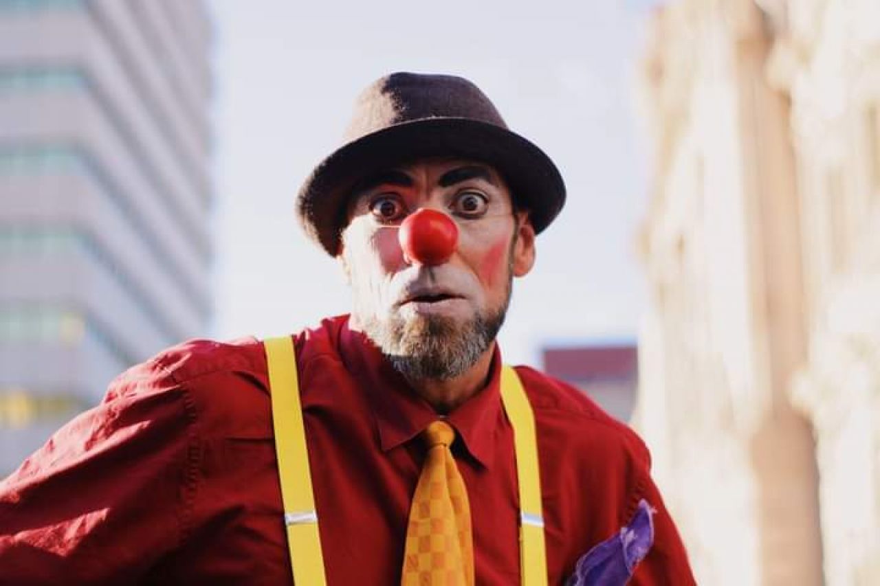 Invade 'Tropa Clown' el Centro de la capital por Ficuu 2021