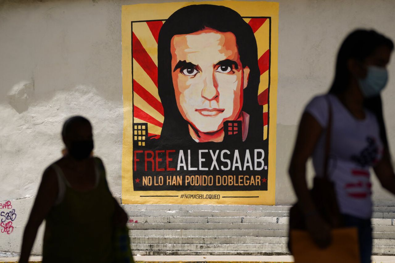 Suspende Venezuela diálogo en México por extradición de Saab a EU