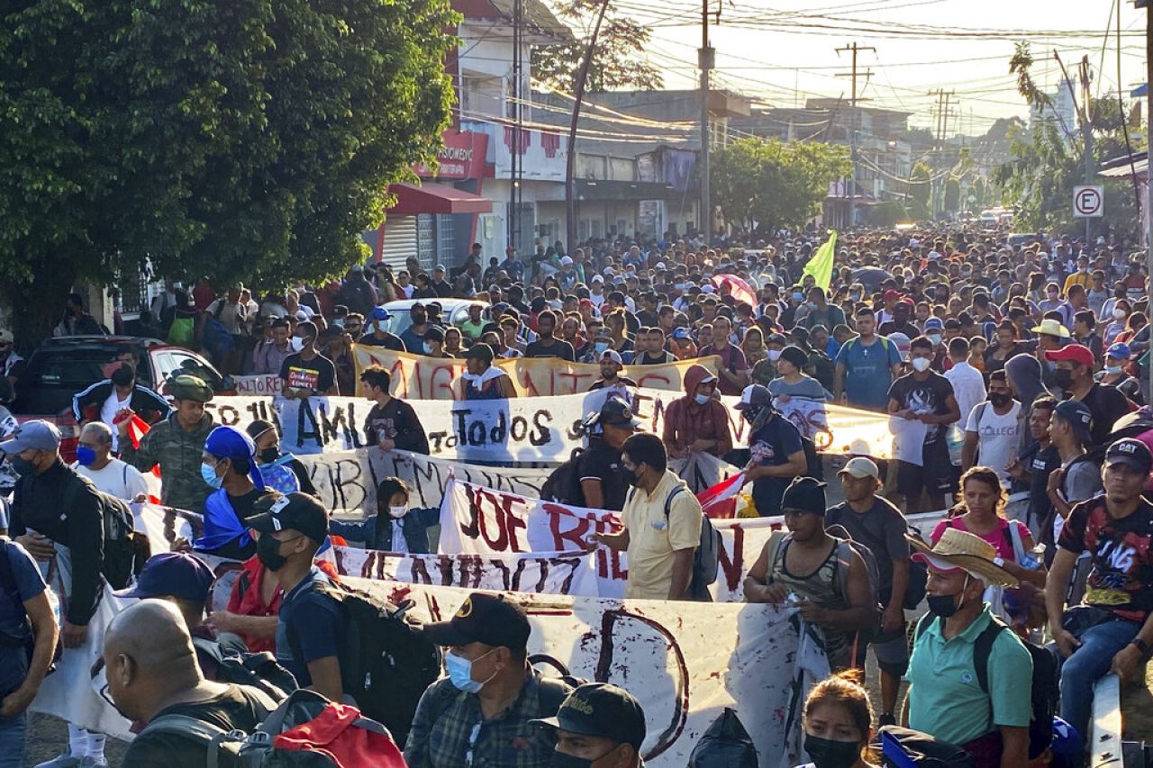 Inicia caravana de migrantes desde el sur de México