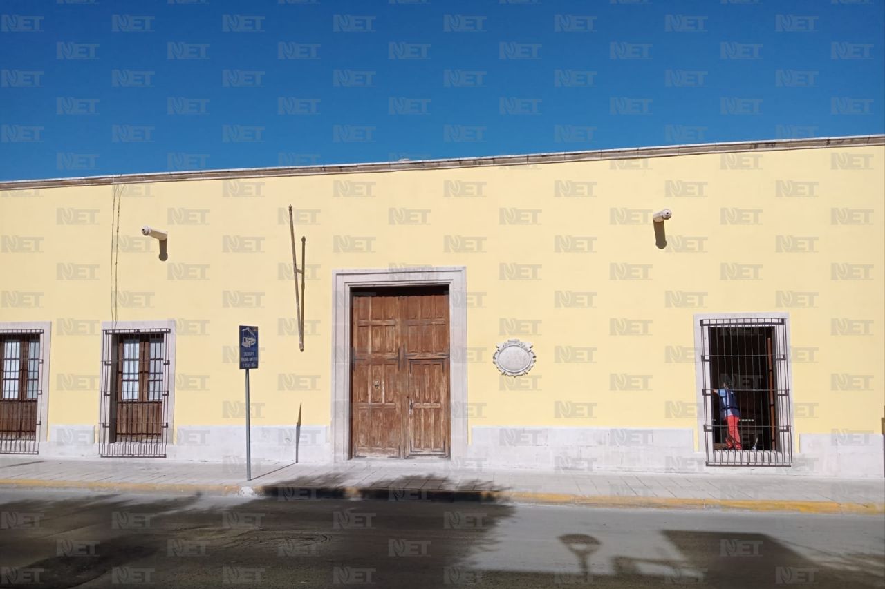 Remodelan y pintan de amarillo el Museo Casa de Juárez