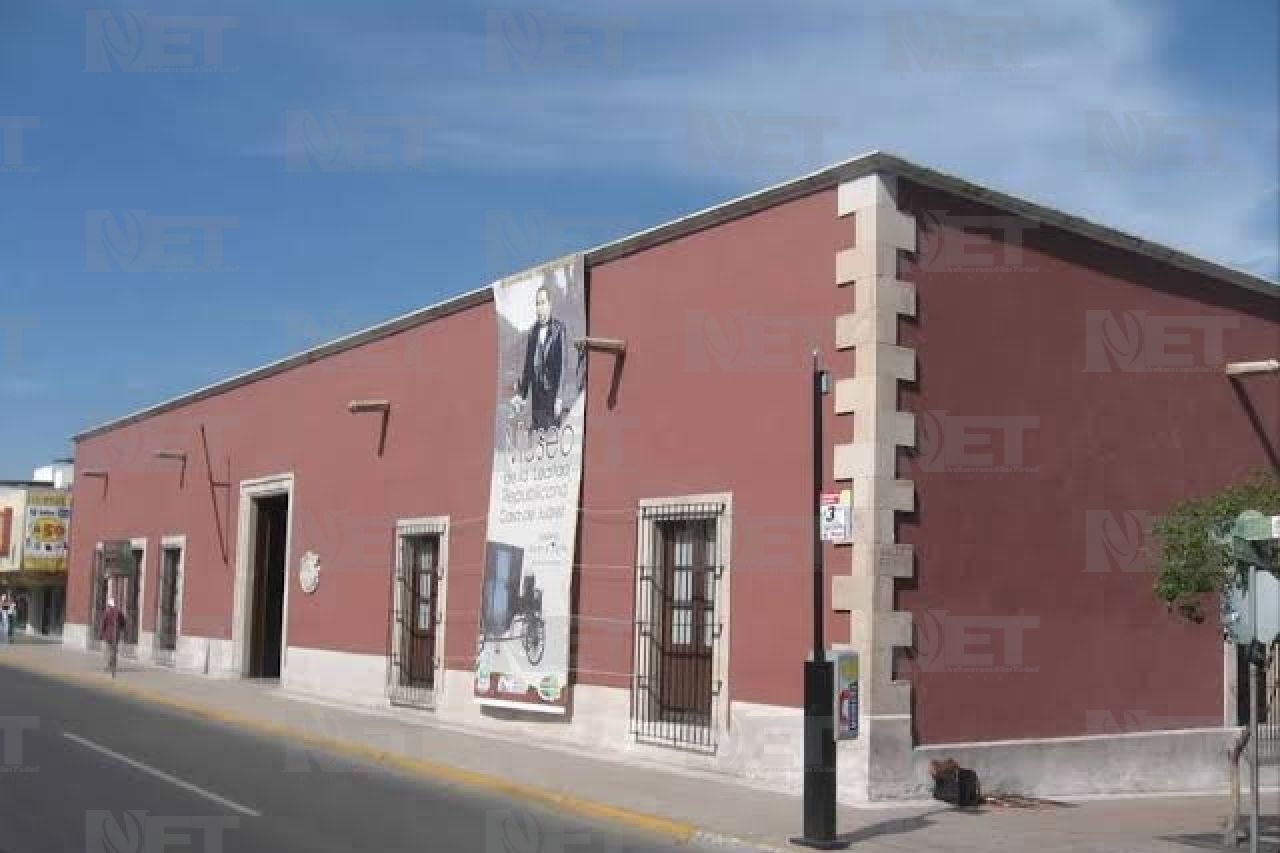 Remodelan y pintan de amarillo el Museo Casa de Juárez