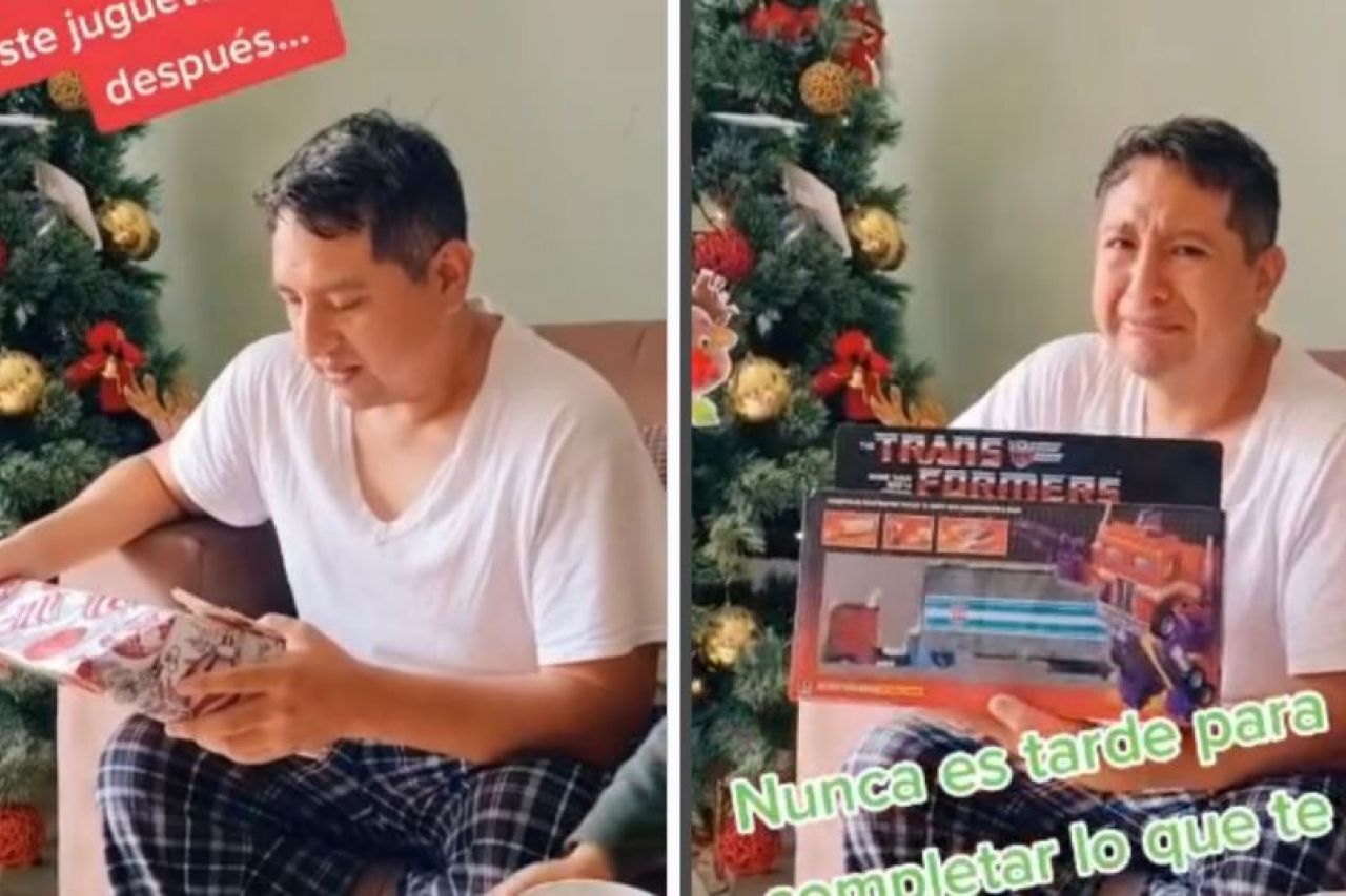 Video: Recibe regalo 30 años después y no logra contener lágrimas