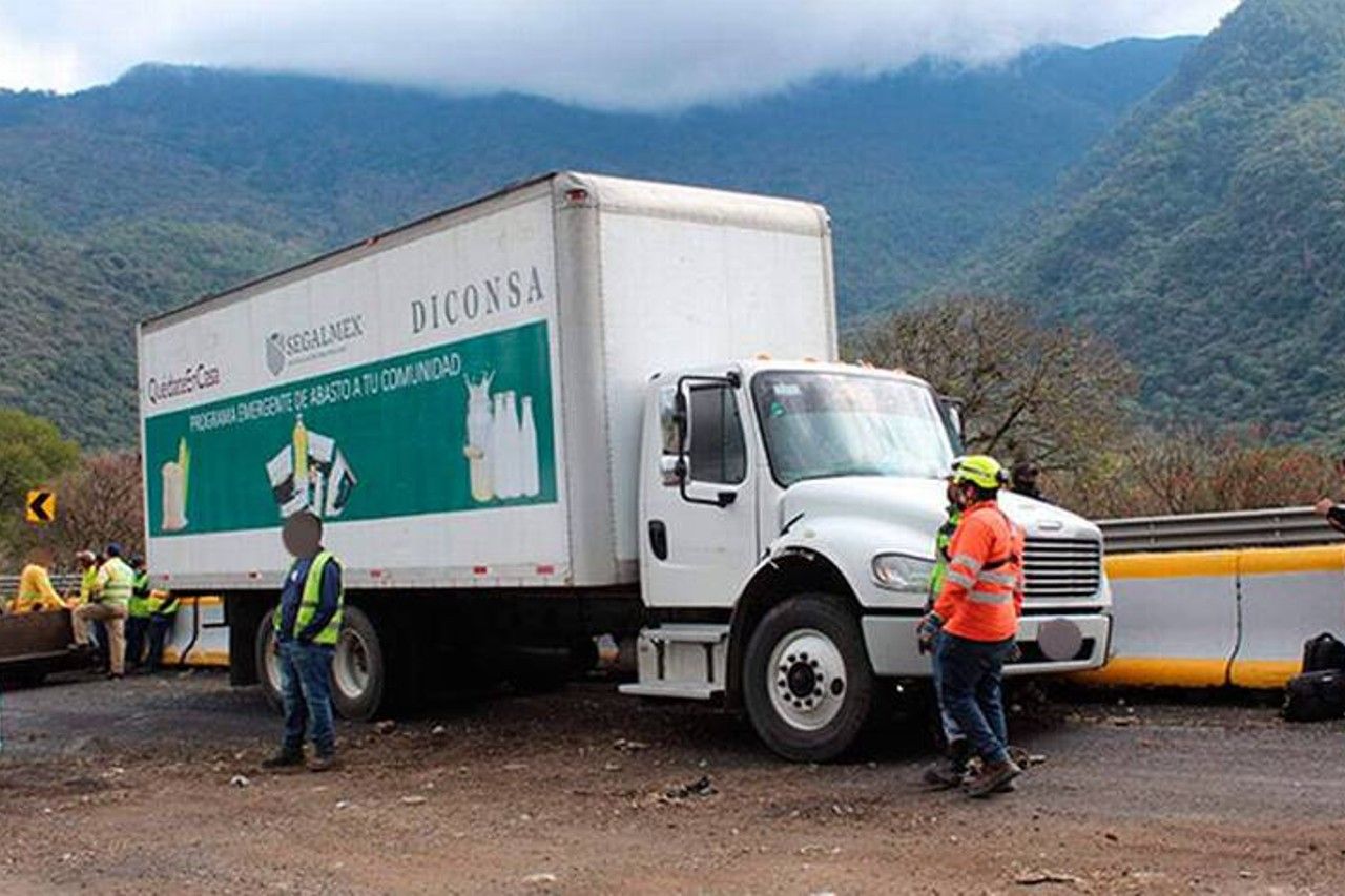 Aseguran a 38 migrantes en Veracruz tras accidente vial