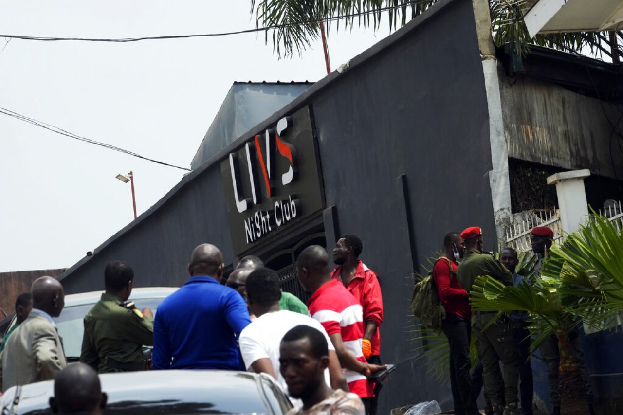Incendio en club nocturno de Camerún deja 17 muertos