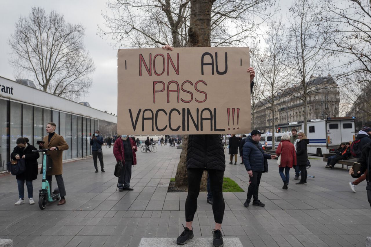 Francia veta a los no vacunados