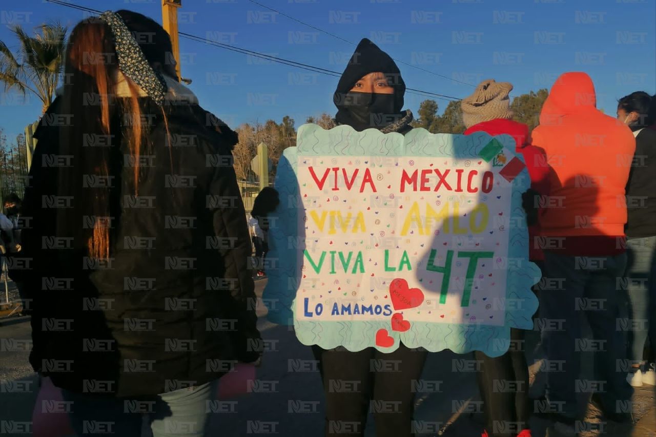 Reciben 'Amlovers' al presidente en Juárez