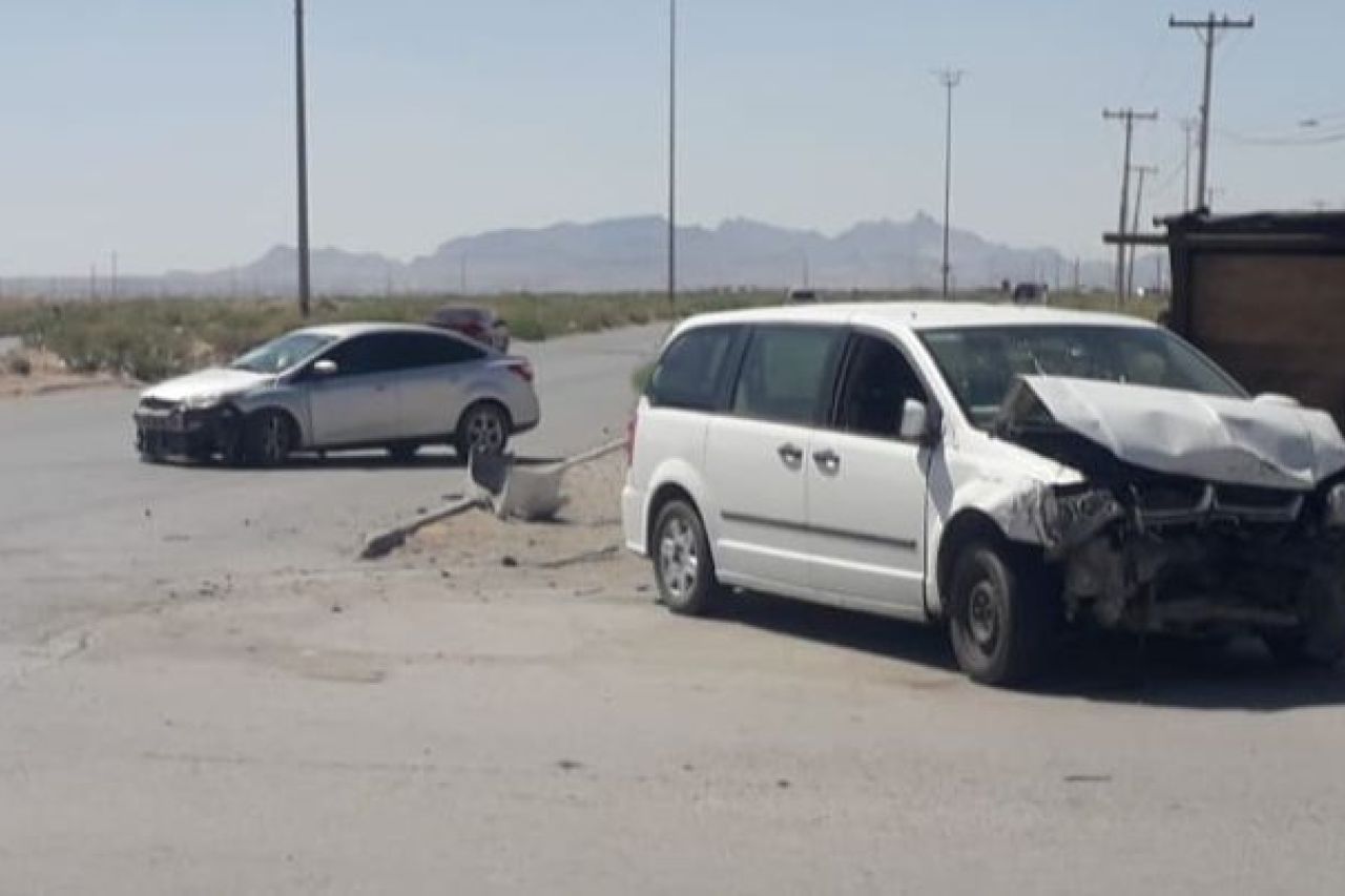 Choque en Miguel de la Madrid deja dos lesionadas