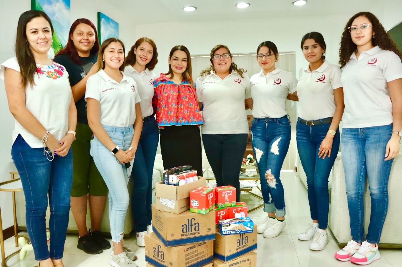 Apoya DIF de Chihuahua a estudiantes de Trabajo Social