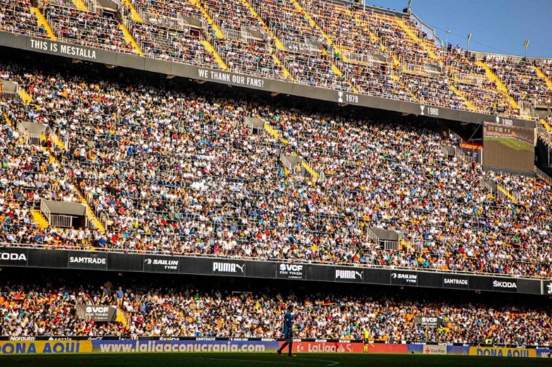 Protestan fans del Valencia contra el dueño 