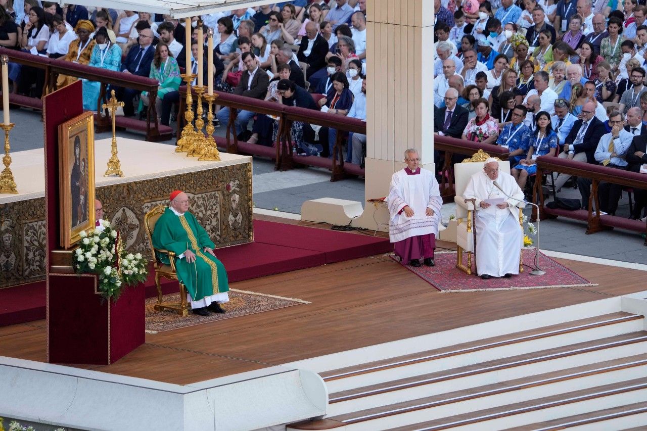 Exhorta Papa a familias a evitar decisiones 'egoístas'